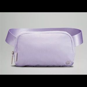 **NWT**Lululemon Everywhere Belt Bag Lavender Fog